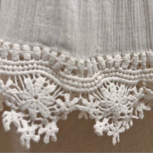 Guess Jamie White Mock Neck Top Size M - Picture 9 of 15